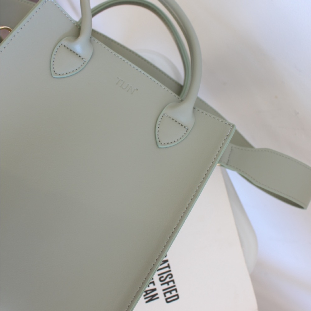 TIJN Kylie Structured Vegan Tote - Picture 8 of 13